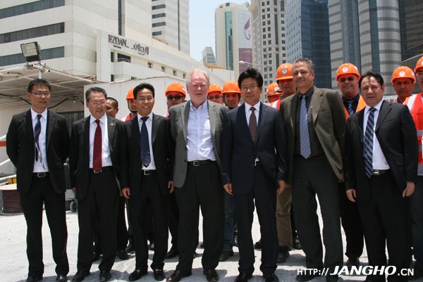 新疆维吾尔自治区党委书记张春贤视察乐投幕墙中东市园地标工程 - 乐投新闻 - 乐投——为了人类的生涯情形和康健福祉
